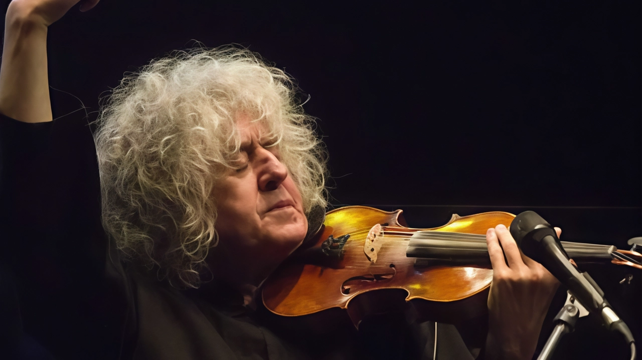 L’artista giovedì celebra San Francesco d’Assisi a Mont’Alfonso con un "concerto totalmente acustico" L’artista giovedì celebra San Francesco d’Assisi a Mont’Alfonso con un "concerto totalmente acustico"