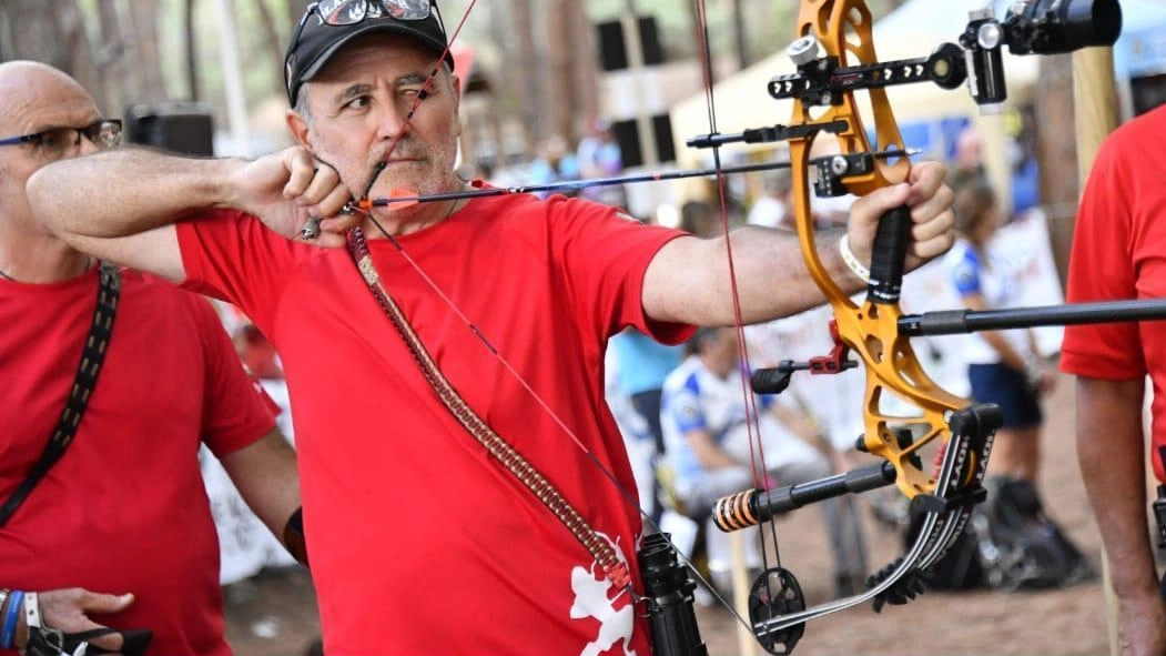 Agostino Fani ha iniziato a praticare questo sport dieci anni fa legandolo all’attività venatoria, visto che in Toscana questo è concesso Agostino Fani ha iniziato a praticare questo sport dieci anni fa legandolo all’attività venatoria, visto che in Toscana questo è concesso
