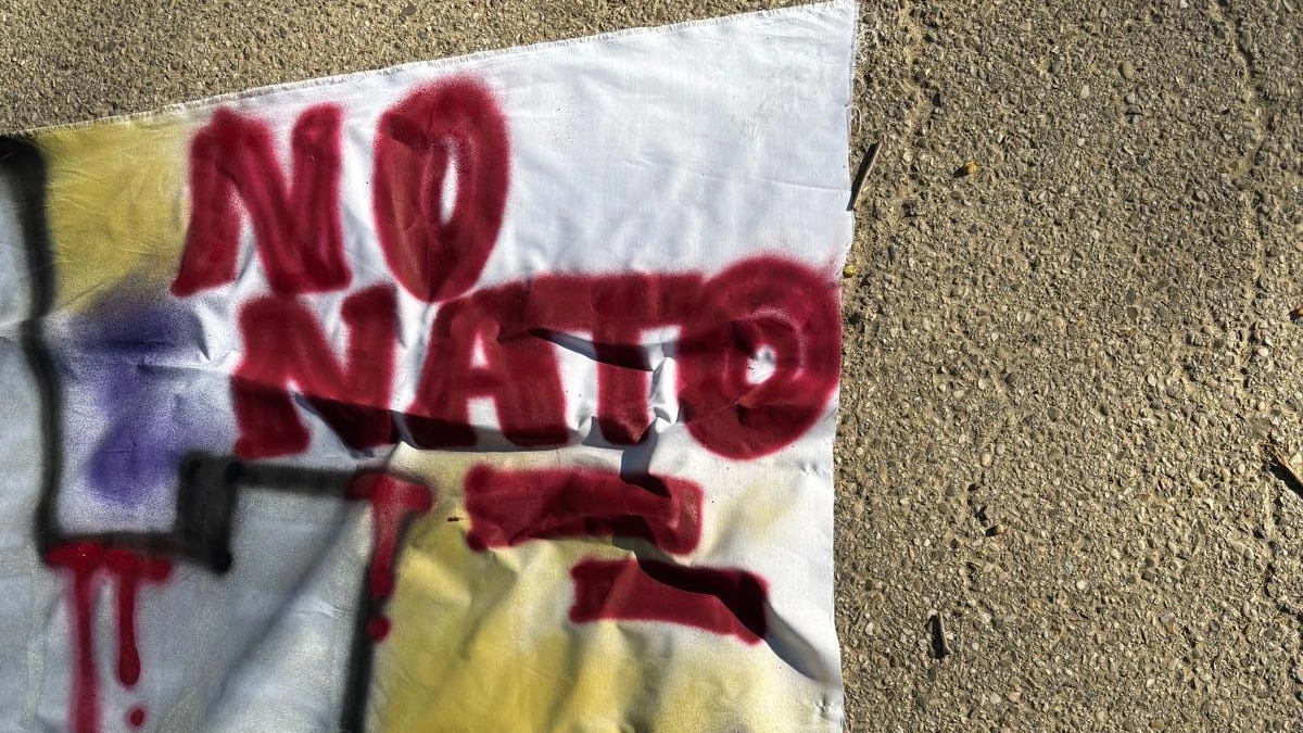 Uno degli striscioni di protesta