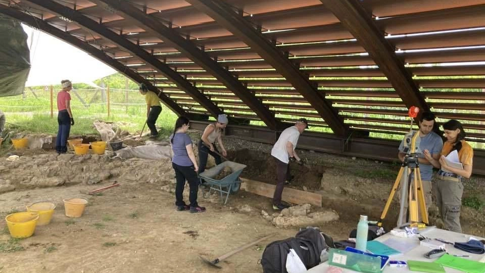 Un’immagine dell’ultima campagna di scavo nell’area archeologica di San Genesio che ha fatto tornare alla luce le radici di San Miniato Un’immagine dell’ultima campagna di scavo nell’area archeologica di San Genesio che ha fatto tornare alla luce le radici di San Miniato