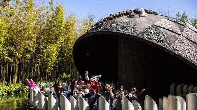 Una delle attrazioni del parco di Pinocchio a Collodi Una delle attrazioni del parco di Pinocchio a Collodi