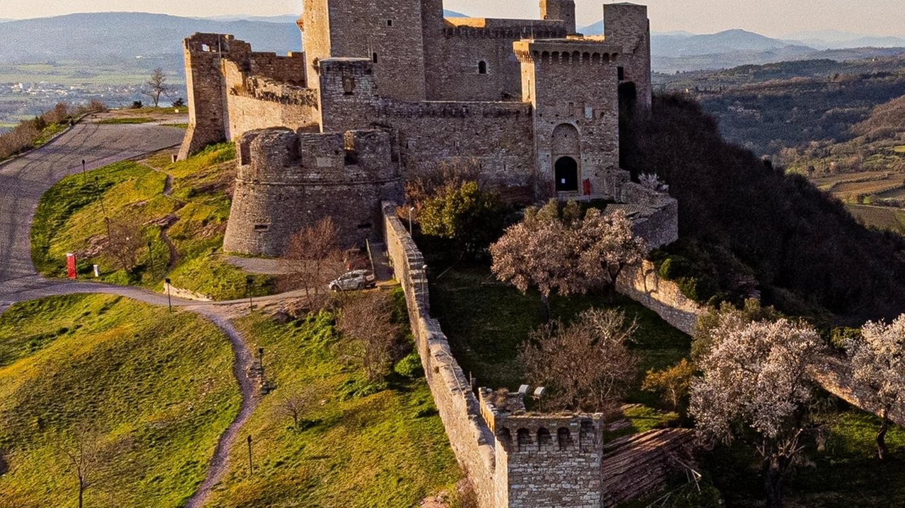 La Rocca Maggiore di Assisi è la suggestiva sede per i concerti di Riverock festival, alla quattordicesima edizione
