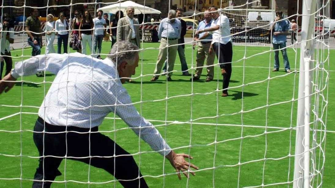 Due bandi per il pallone Endas
