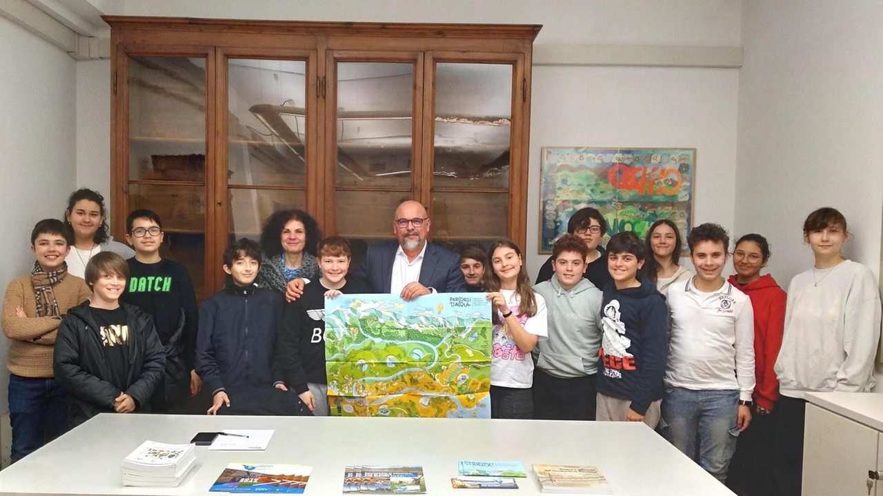 Gli studenti in visita nella sede di Anbi con. il presidente Paolo Masetti
