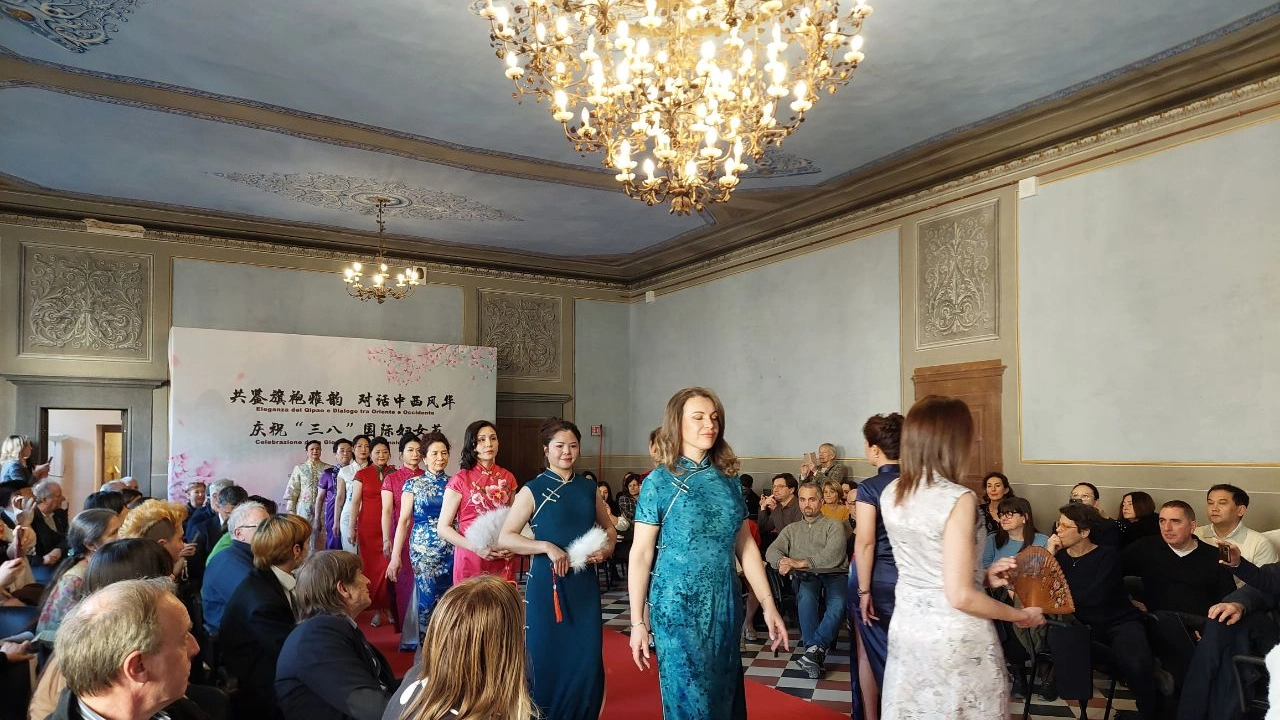 Tra Oriente e Occidente: l’abito tradizionale cinese in mostra a Firenze