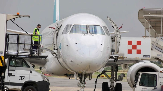 Problemi per la nebbia all'aeroporto di Peretola nella giornata di domenica 17 novembre Problemi per la nebbia all'aeroporto di Peretola nella giornata di domenica 17 novembre