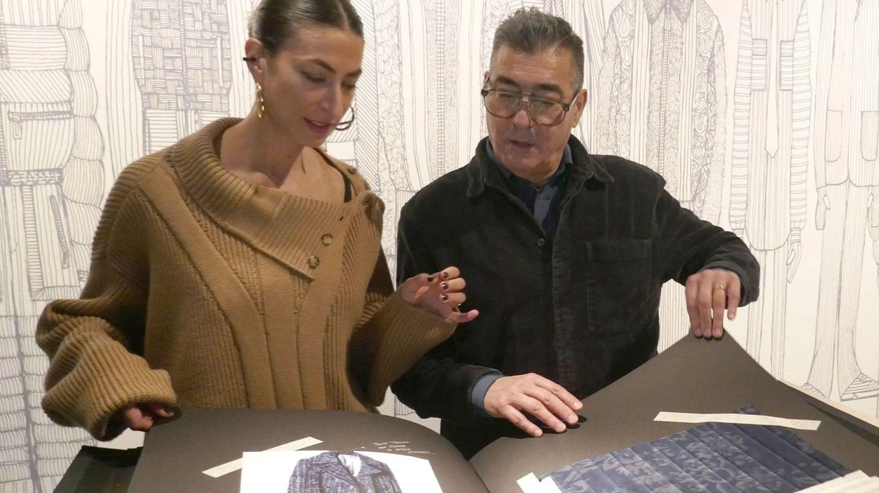 "Velvet mi Amor", curata da Stefano e Corinna Chiassai, apre oggi al pubblico. Installazione di 24 figure antropomorfe mai esposte prima in un museo. .
