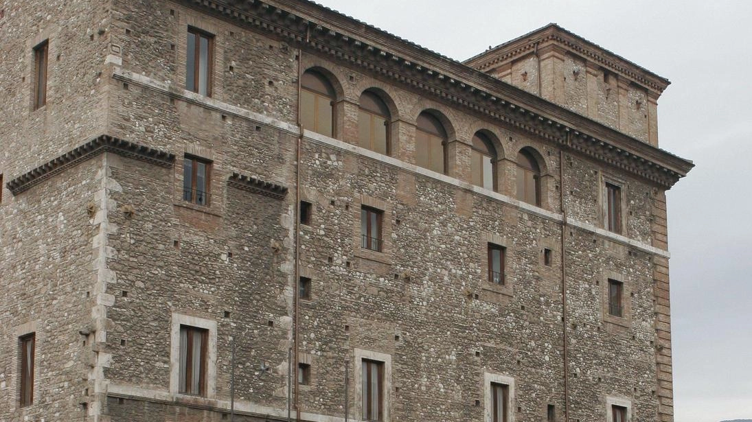 TERNI La somma di 65.688 euro è l’impegno di spesa assunto con determina dalla direzione Affari generali del Comune per... TERNI La somma di 65.688 euro è l’impegno di spesa assunto con determina dalla direzione Affari generali del Comune per...