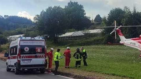 La Croce rossa di Sesta Godano interviene su un incidente insieme all’elisoccorso (immagine di archivio) La Croce rossa di Sesta Godano interviene su un incidente insieme all’elisoccorso (immagine di archivio)