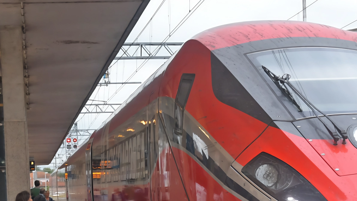 Un treno dell'Alta velocità Un treno dell'Alta velocità