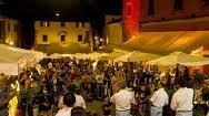 Seconda giornata di magia nel borgo di Montecatini Alto, che ieri e oggi si è trasformato in un luogo fiabesco... Seconda giornata di magia nel borgo di Montecatini Alto, che ieri e oggi si è trasformato in un luogo fiabesco...