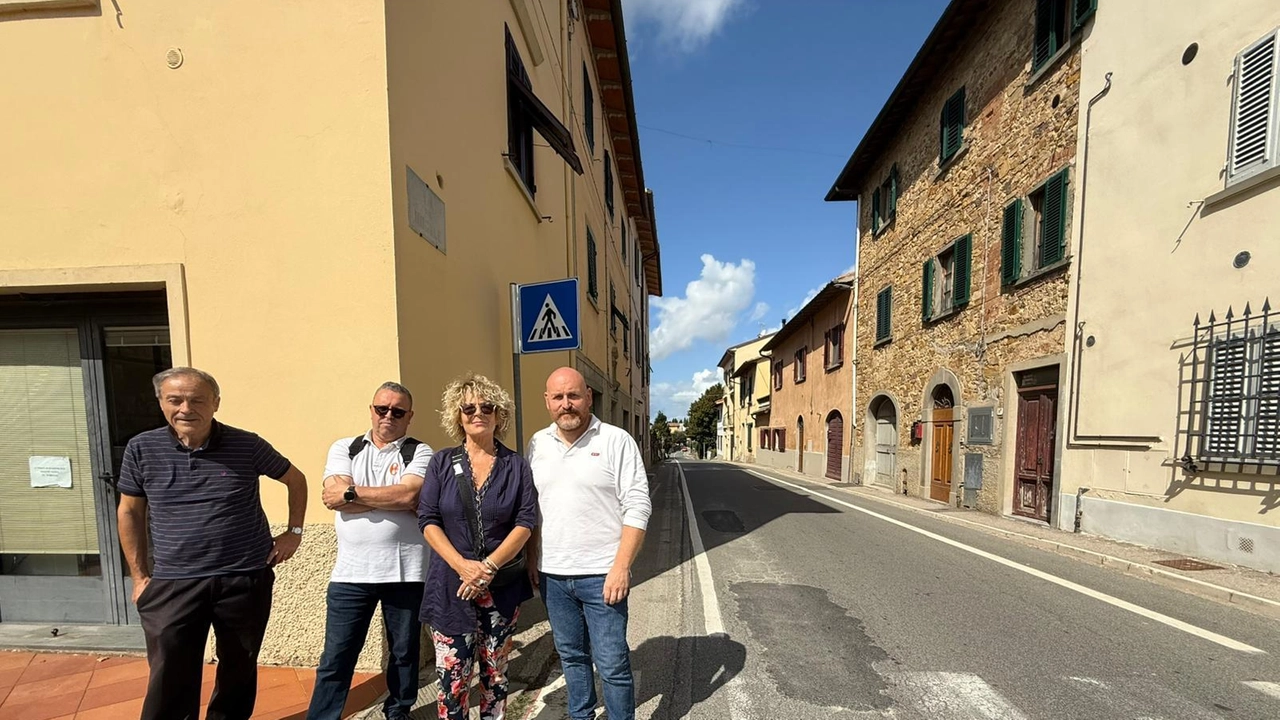 Tavarnelle, duecento firme dei cittadini: "Siamo in pericolo, serve il terzo lotto della circonvallazione" Tavarnelle, duecento firme dei cittadini: "Siamo in pericolo, serve il terzo lotto della circonvallazione"