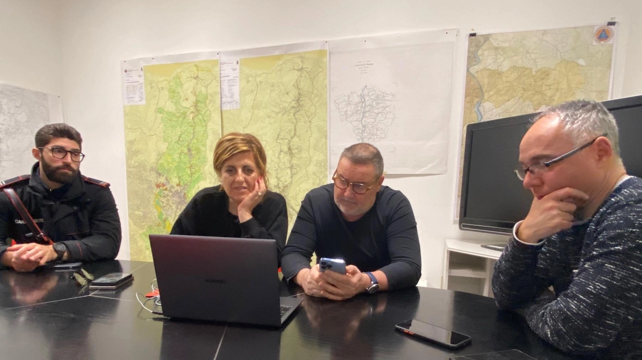 Nella foto, al centro la sindaca di Vaiano Francesca Vivarelli e il sindaco di Cantagallo Guglielmo Bongiorno Nella foto, al centro la sindaca di Vaiano Francesca Vivarelli e il sindaco di Cantagallo Guglielmo Bongiorno