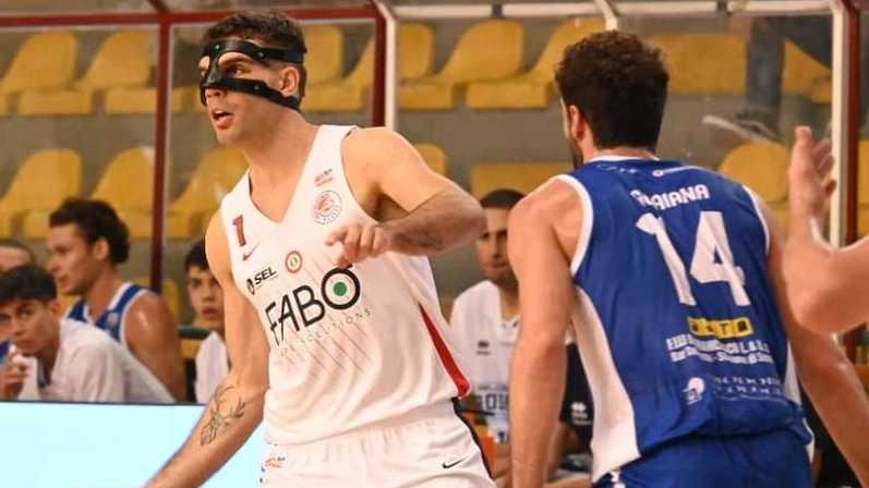 Nicola Mastrangelo con la maschera protettiva (Alcide) Nicola Mastrangelo con la maschera protettiva (Alcide)