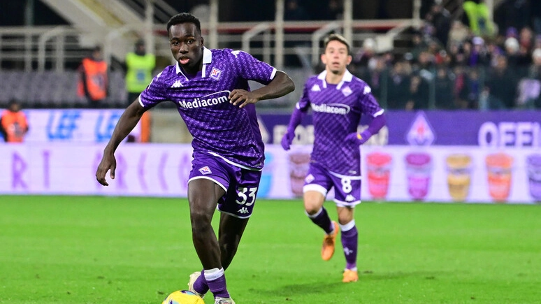 Michael Kayode viaggia verso il Brentford in Premier League