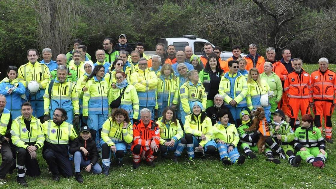 esercitazioni a poggibonsi  protezione civile in campo con ben sessanta volontari