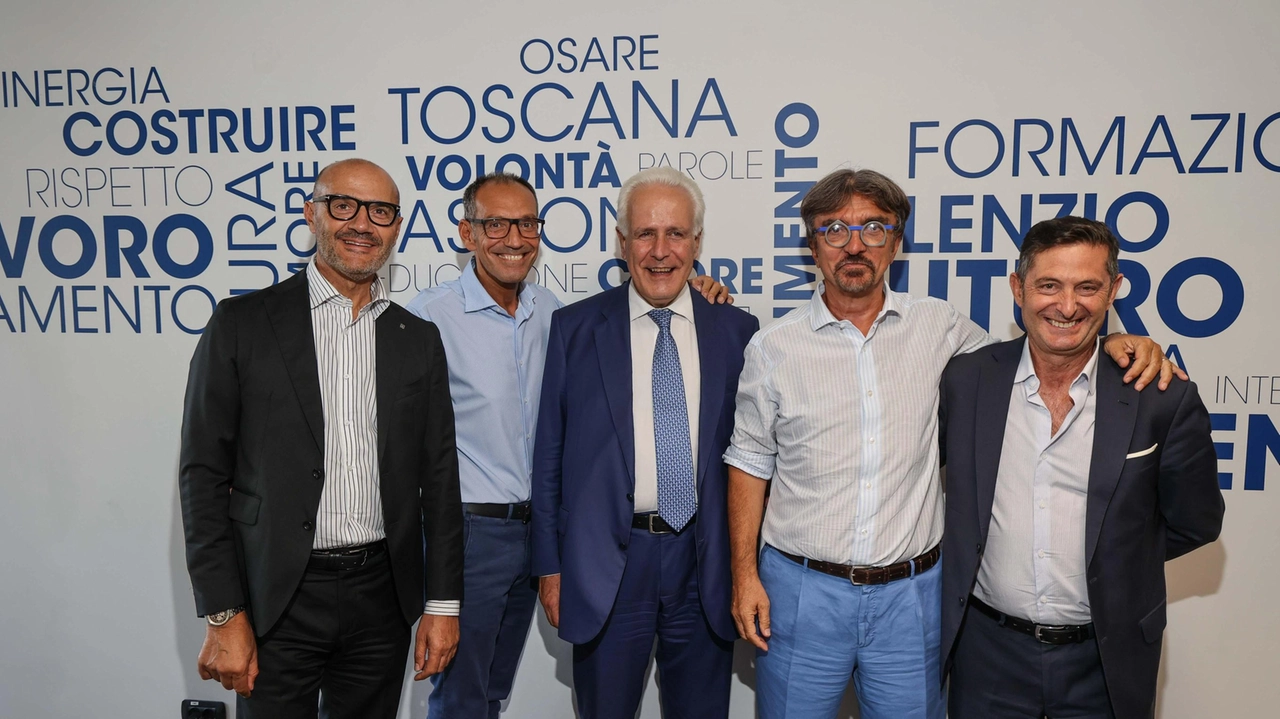Un momento dell’incontro di ieri in cui sono stati consegnati i ristori erogati da Confcommercio Toscana Un momento dell’incontro di ieri in cui sono stati consegnati i ristori erogati da Confcommercio Toscana
