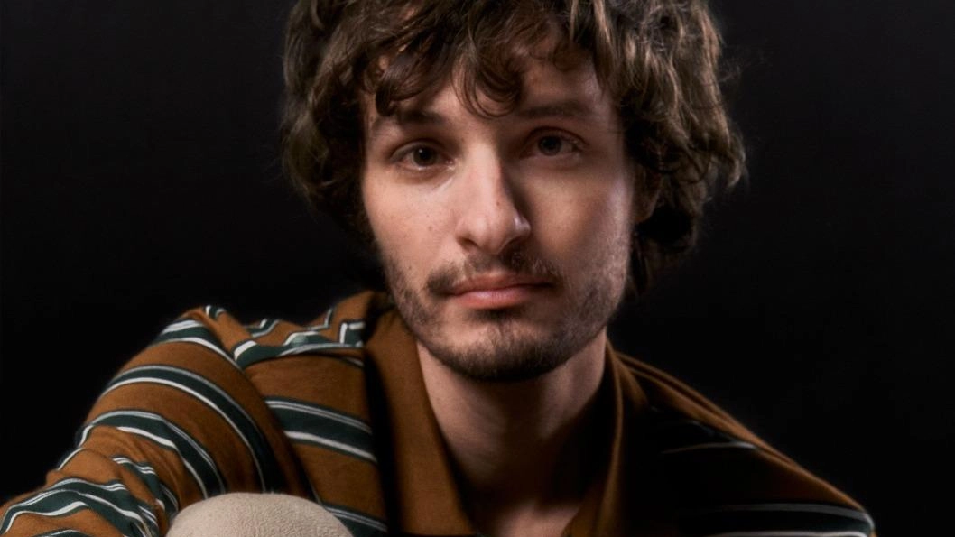 Giovanni Toscano presenta oggi il suo secondo album: «. Un Posto Migliore» sarà su tutte le piattaforme digitali