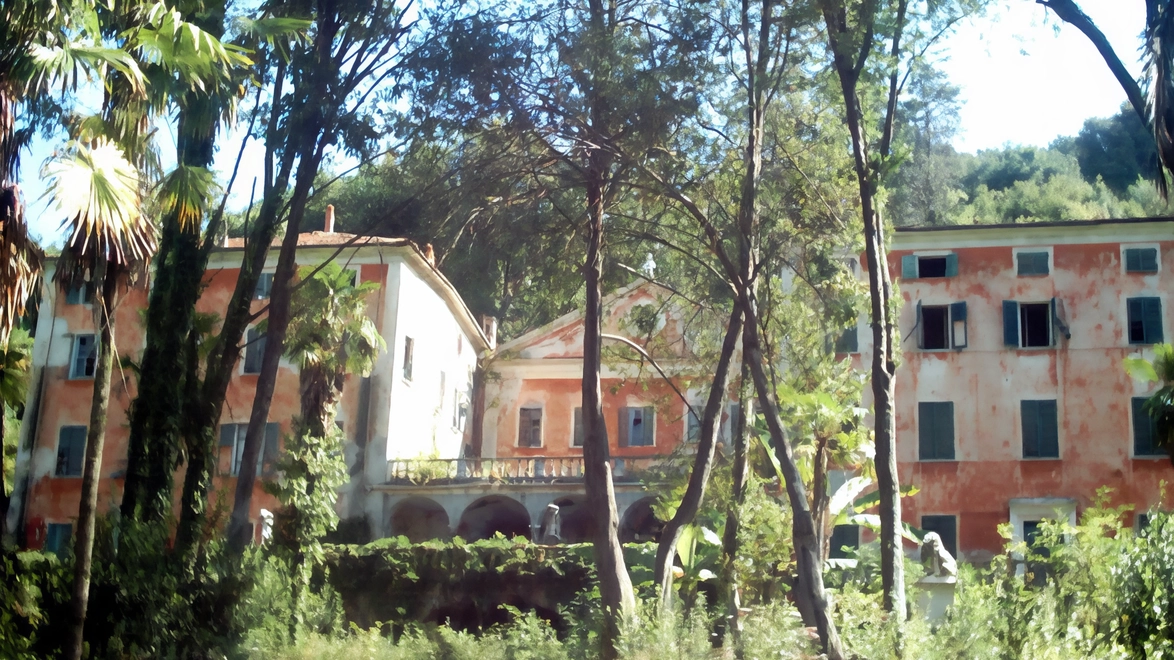 Villa Massoni, un gioiello architettonico che sta andando in malora Sopra il giorno in cui vennero apposti i sigilli alla porta d’ingresso nel 2017 Villa Massoni, un gioiello architettonico che sta andando in malora Sopra il giorno in cui vennero apposti i sigilli alla porta d’ingresso nel 2017