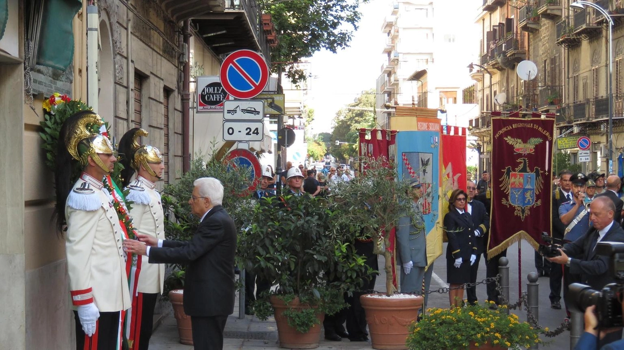 La Repubblica è riconoscente al coraggioso Generale Dalla Chiesa La Repubblica è riconoscente al coraggioso Generale Dalla Chiesa
