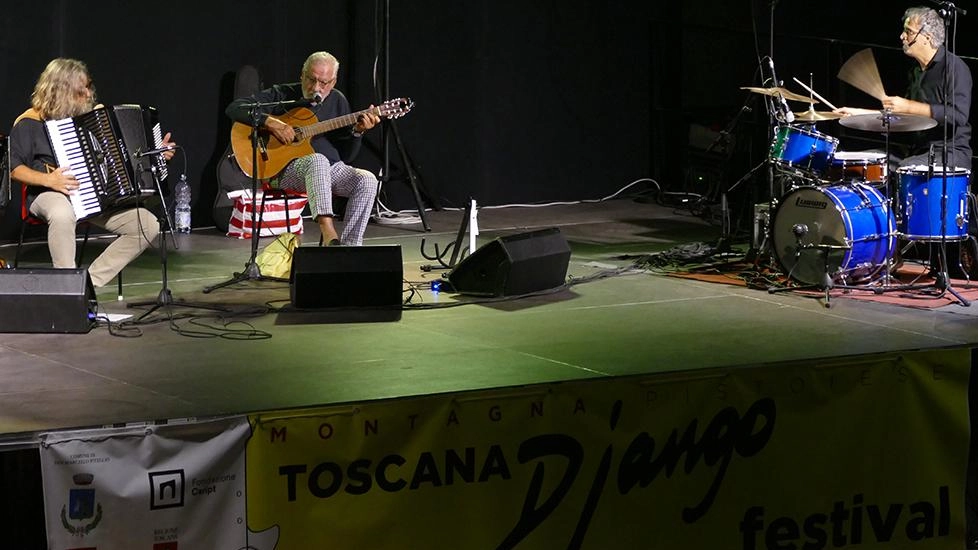 Il Toscana Django Festival organizzato dal Comune di San Marcello Piteglio si avvia alla conclusione dopo giorni di buona musica Il Toscana Django Festival organizzato dal Comune di San Marcello Piteglio si avvia alla conclusione dopo giorni di buona musica