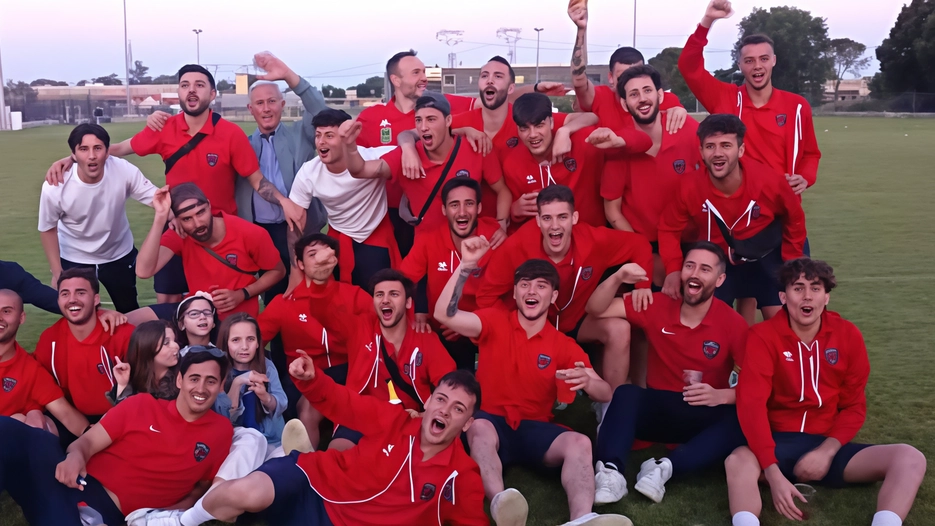 I festeggiamenti dello Jolo che dopo una stagione super è volato in Promozione I festeggiamenti dello Jolo che dopo una stagione super è volato in Promozione