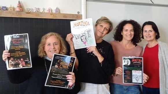 Le insegnanti della primaria Giano Giani di Massa e Cozzile che ha vinto i concorsi legati gli spettacoli di scena al Teatro Verdi Le insegnanti della primaria Giano Giani di Massa e Cozzile che ha vinto i concorsi legati gli spettacoli di scena al Teatro Verdi