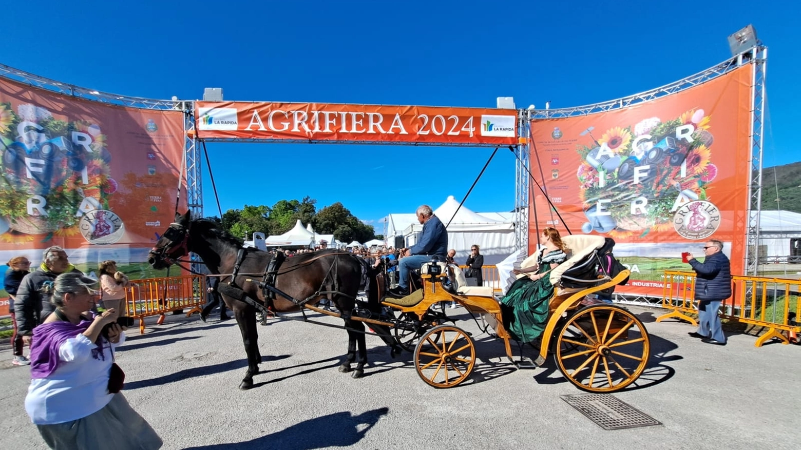 La 114esima edizione della festa più famosa di San Giuliano è aperta. Da oggi fino al 1 maggio il Parco della Pace "Tiziano Terzani" è pronto ad accogliere migliaia di visitatori.