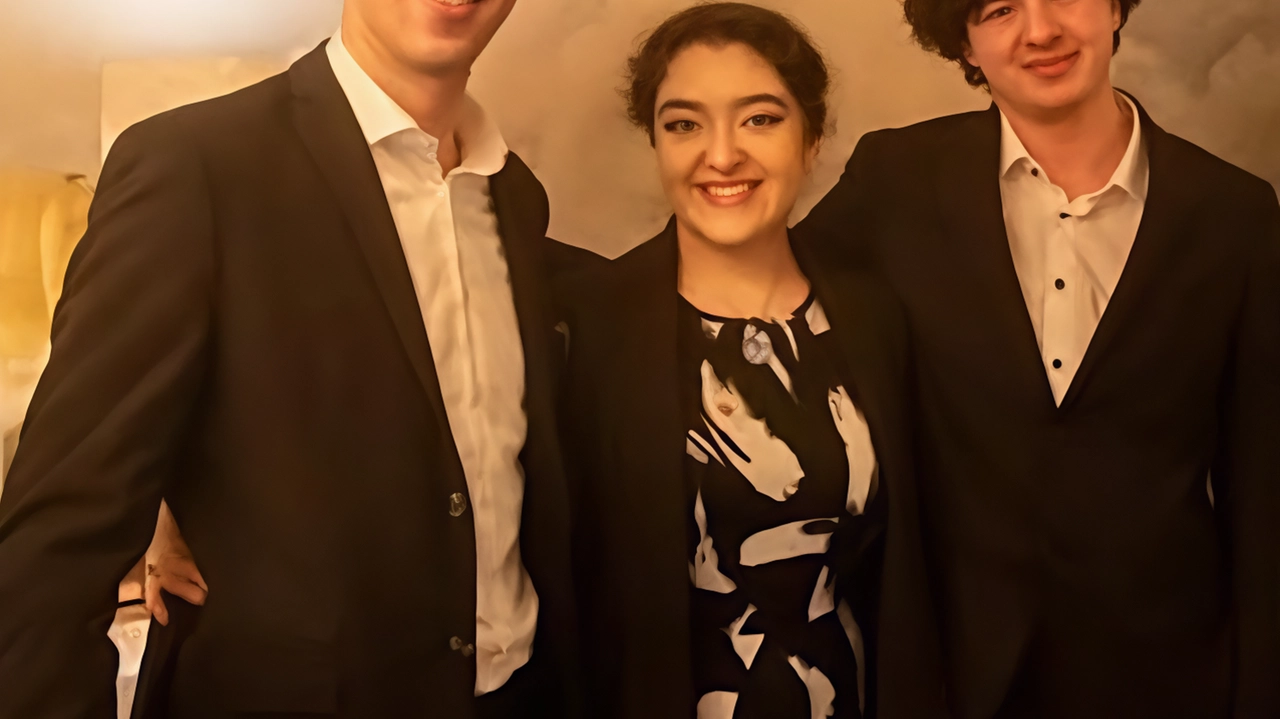 Successo per l’appuntamento musicale promosso lunedì scorso al Caffè Santa Zita in piazza San Frediano dal “Club dei 12“, presieduto... Successo per l’appuntamento musicale promosso lunedì scorso al Caffè Santa Zita in piazza San Frediano dal “Club dei 12“, presieduto...
