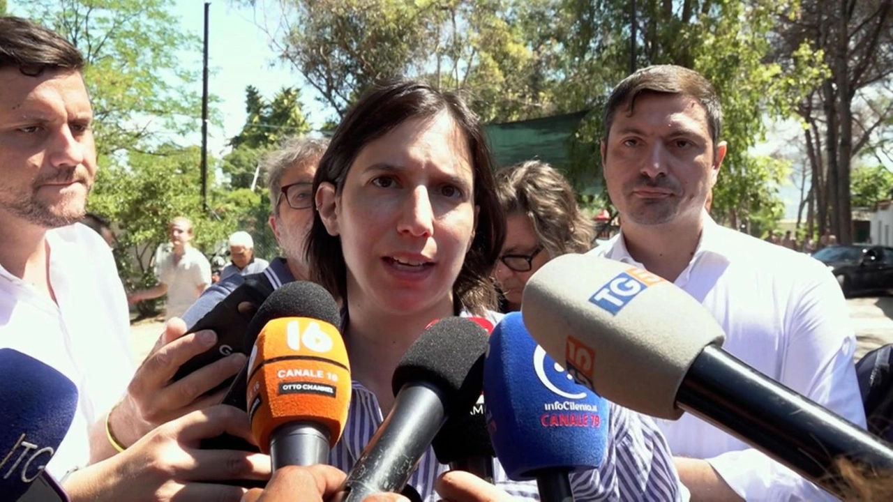 'Alzi la testa anche quando governo taglia i fondi alla sanità'