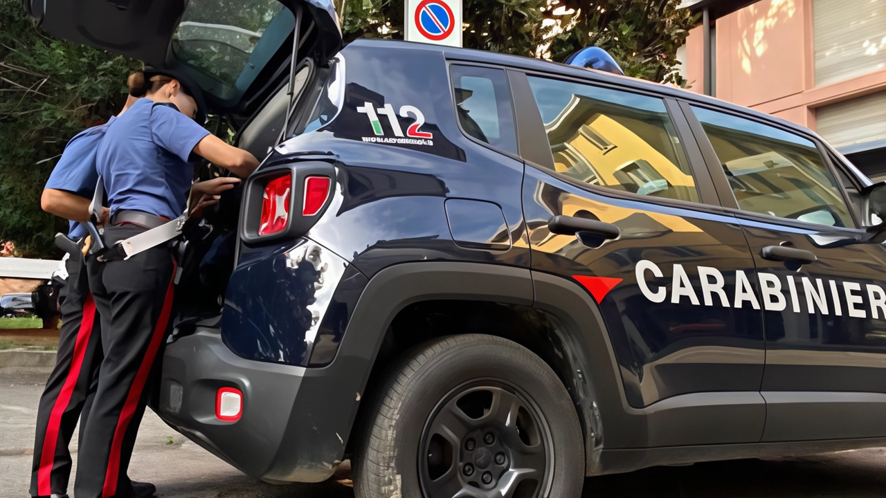 Sul luogo dell’aggressione sono intervenuti i carabinieri che ora stanno conducendo le indagini Sul luogo dell’aggressione sono intervenuti i carabinieri che ora stanno conducendo le indagini