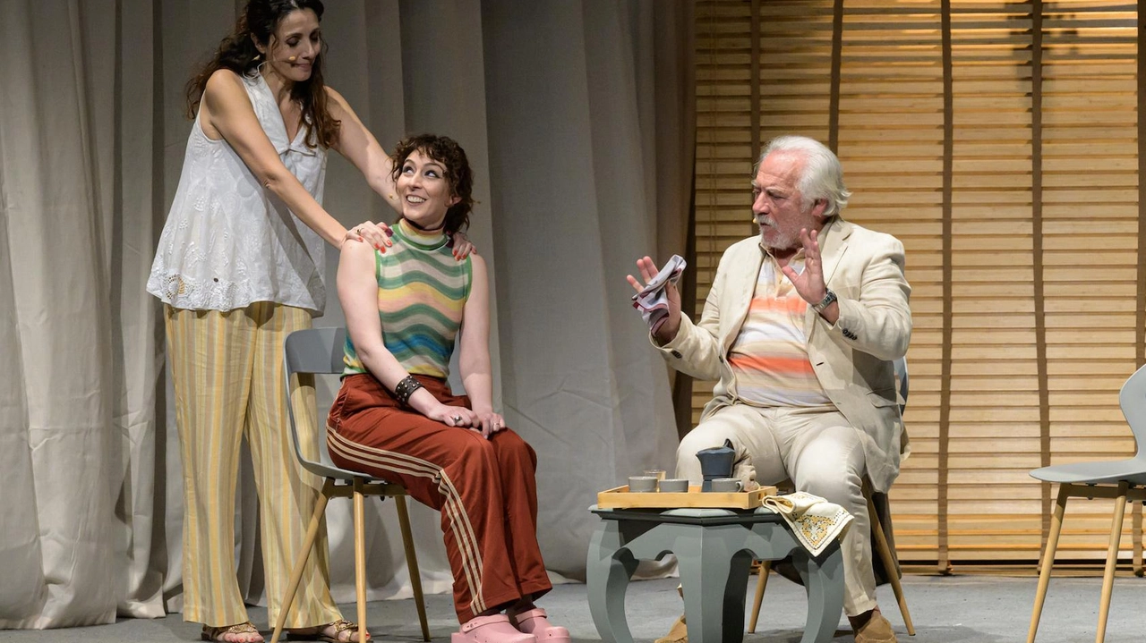 Giorgio Colangeli, Federica Ambrato e Manuela Mandracchia sono i protagonisti dello spettacolo "Le Volpi" che andrà in scena stasera venerdì... Giorgio Colangeli, Federica Ambrato e Manuela Mandracchia sono i protagonisti dello spettacolo "Le Volpi" che andrà in scena stasera venerdì...
