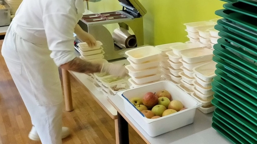 L’allarme per intossicazione alimentare causata da un pasto della mensa (foto d'archivio) L’allarme per intossicazione alimentare causata da un pasto della mensa (foto d'archivio)