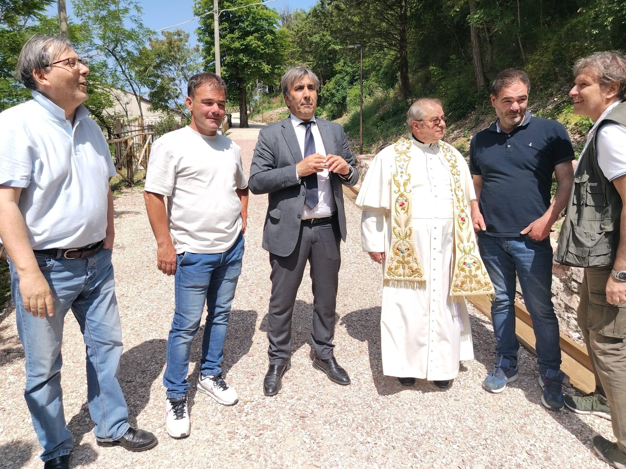 Dalla Basilica alla Rocca. Riqualificato lo storico sentiero che unisce due luoghi simbolo Dalla Basilica alla Rocca. Riqualificato lo storico sentiero che unisce due luoghi simbolo