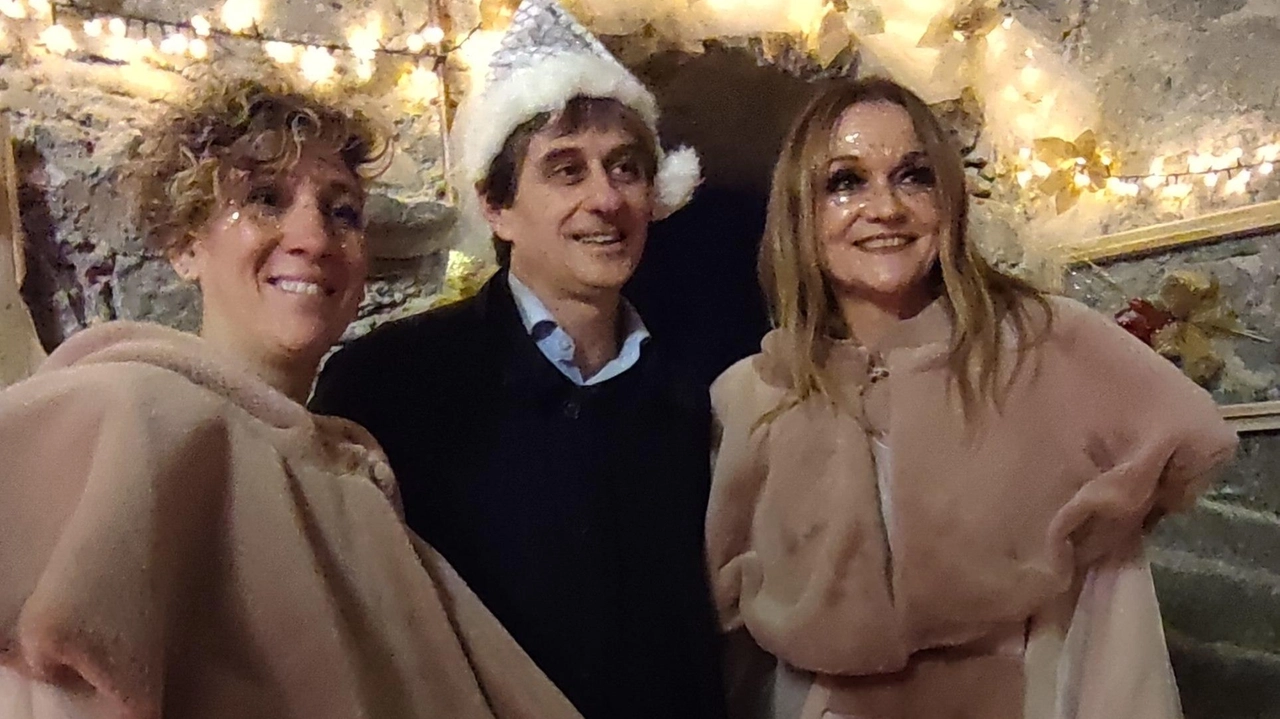 Chiusura con il botto per la Casa di Babbo Natale del Comune di Pontremoli che nella giornata della Befana ha... Chiusura con il botto per la Casa di Babbo Natale del Comune di Pontremoli che nella giornata della Befana ha...