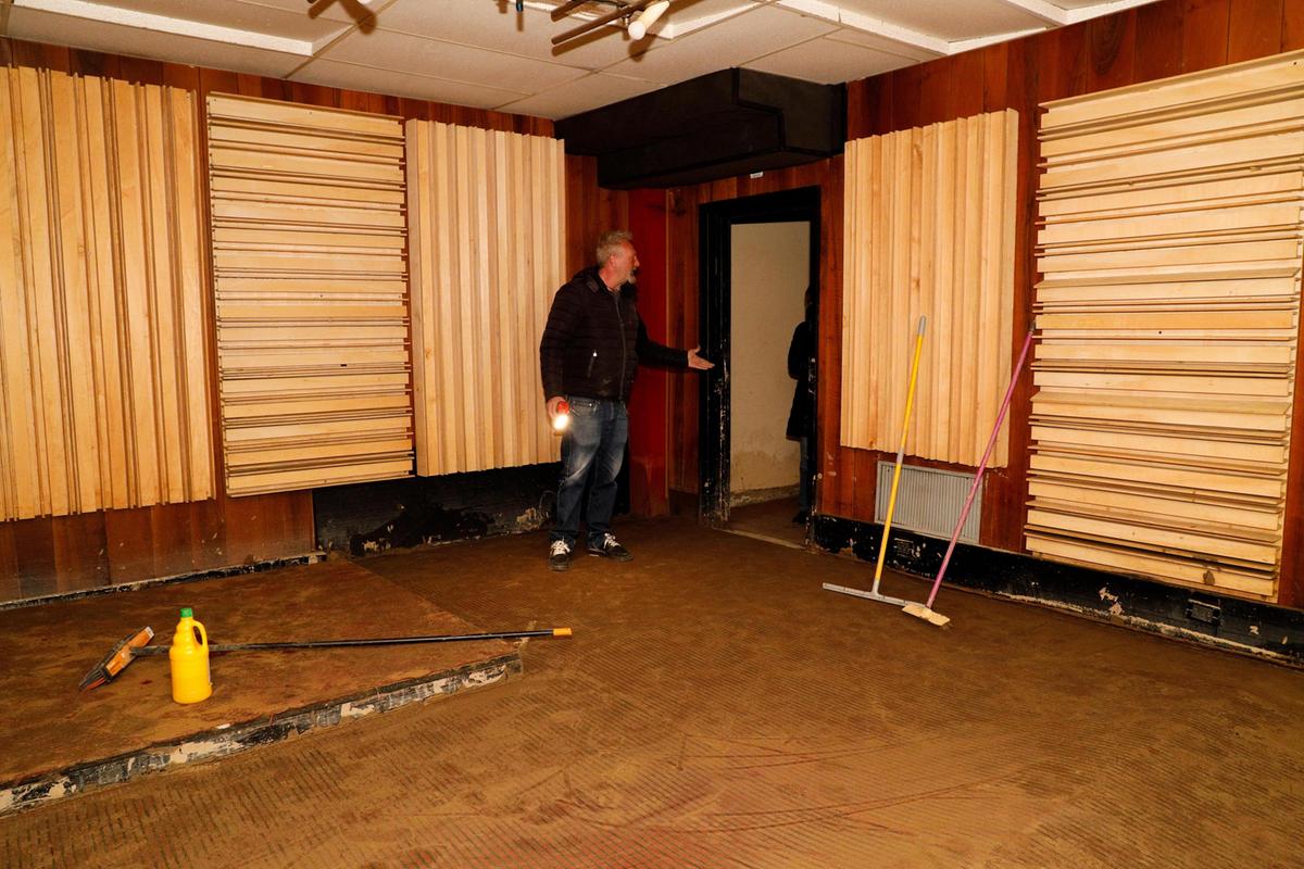 la sala studio travolta dal fango ripartire 232 difficile ci serve aiuto