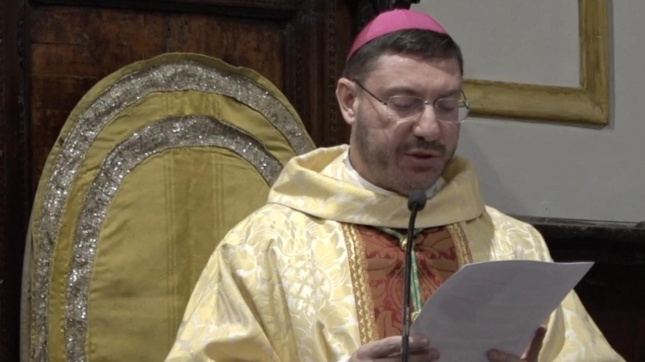 Il vescovo di Città di Castello e Gubbio monsignor Luciano Paolucci Bedini Il vescovo di Città di Castello e Gubbio monsignor Luciano Paolucci Bedini