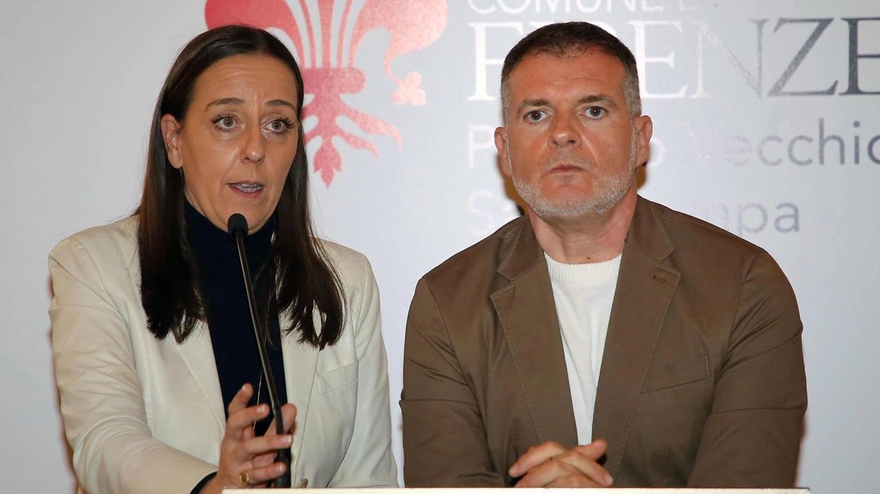 La sindaca Sara Funaro e lo scrittore e drammaturgo Stefano Massini. In ballo il futuro del teatro La sindaca Sara Funaro e lo scrittore e drammaturgo Stefano Massini. In ballo il futuro del teatro