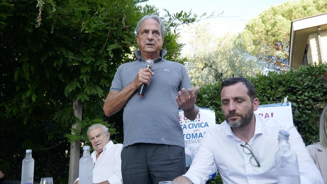 Solo la Lega ritrova il sorriso nel centrodestra perché dentro Forza Italia volano stracci e Fratelli d’Italia è sempre alle... Solo la Lega ritrova il sorriso nel centrodestra perché dentro Forza Italia volano stracci e Fratelli d’Italia è sempre alle...
