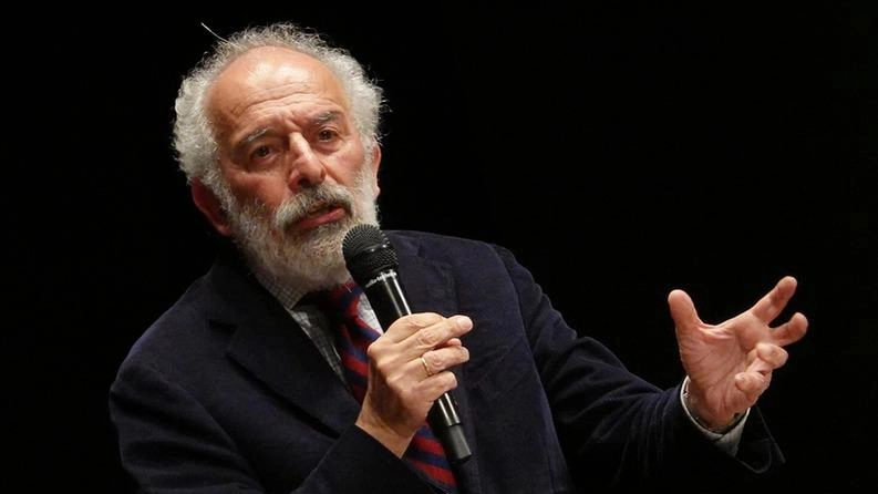 "Come siamo arrivati fin qui?", ultimo incontro del ciclo dedicato alla Memoria. Tra i protagonisti sul palco Paola Caridi, Stefano Levi Della Torre e Gad Lerner. "Una strage ’più piccola’ non è legittima". "La tregua in Palestrina è fragile". "Come siamo arrivati fin qui?", ultimo incontro del ciclo dedicato alla Memoria. Tra i protagonisti sul palco Paola Caridi, Stefano Levi Della Torre e Gad Lerner. "Una strage ’più piccola’ non è legittima". "La tregua in Palestrina è fragile".