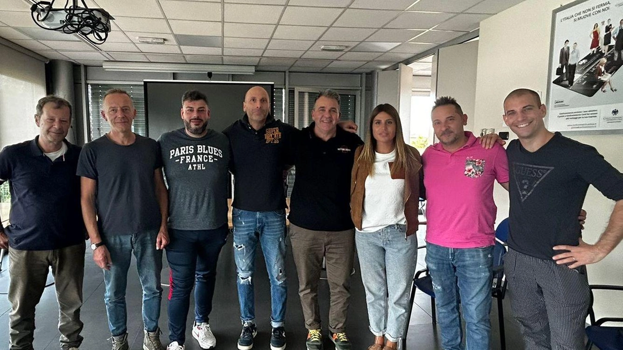 Il sindacato Macellai di Confcommercio diventa interprovinciale con Sauro Vettori come presidente a Pistoia e Prato. Nuovo Consiglio e obiettivo di rappresentanza autorevole per la categoria. Il sindacato Macellai di Confcommercio diventa interprovinciale con Sauro Vettori come presidente a Pistoia e Prato. Nuovo Consiglio e obiettivo di rappresentanza autorevole per la categoria.