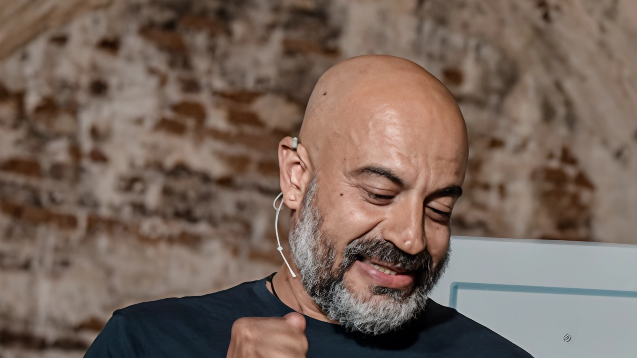 Il festival "L'Augusta - Fortezza delle Idee" a Lucca ospiterà il giornalista Gianluigi Paragone per un monologo sul suo libro "Maledetta Europa", seguito da una sessione di domande con il giornalista Fabrizio Vincenti. Ingresso libero su prenotazione. Il festival "L'Augusta - Fortezza delle Idee" a Lucca ospiterà il giornalista Gianluigi Paragone per un monologo sul suo libro "Maledetta Europa", seguito da una sessione di domande con il giornalista Fabrizio Vincenti. Ingresso libero su prenotazione.
