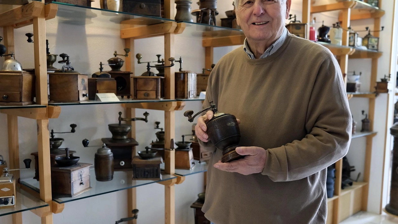 Euro Costa all’interno del. museo dedicato al caffè realizzato nel centro di torrefazione (foto Massimo Pasquali) Euro Costa all’interno del. museo dedicato al caffè realizzato nel centro di torrefazione (foto Massimo Pasquali)