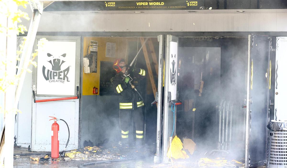 Viper, la relazione in procura. Il giallo dei due roghi ravvicinati. Un fascicolo per incendio colposo Viper, la relazione in procura. Il giallo dei due roghi ravvicinati. Un fascicolo per incendio colposo