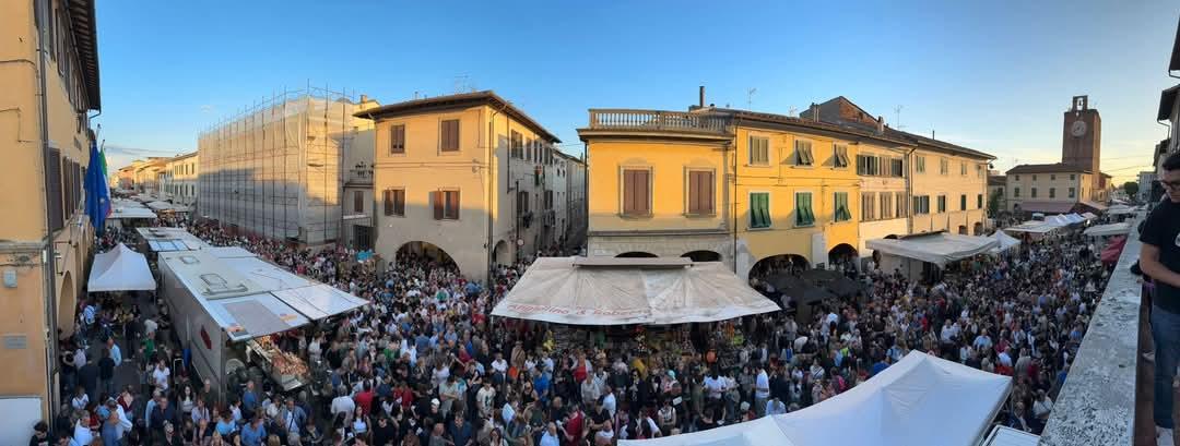 https://www.lanazione.it/image-service/view/acePublic/alias/contentid/ODk3MzVlOWUtNTg1MS00/0/fiera-di-cascina-gli-anni-passati.jpeg