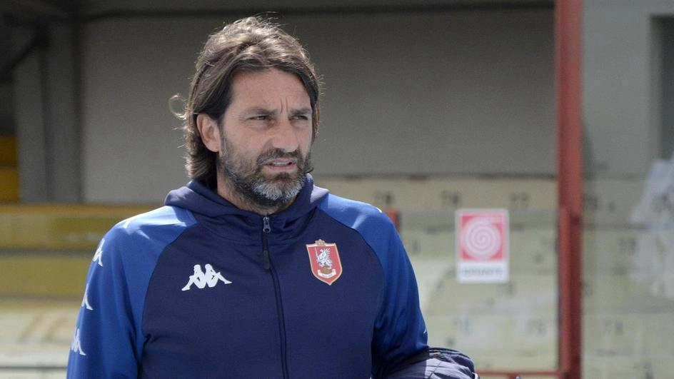 Il derby Grosseto-Siena chiude la regular season con mister Consonni che punta ai playoff nonostante le assenze. Il derby Grosseto-Siena chiude la regular season con mister Consonni che punta ai playoff nonostante le assenze.