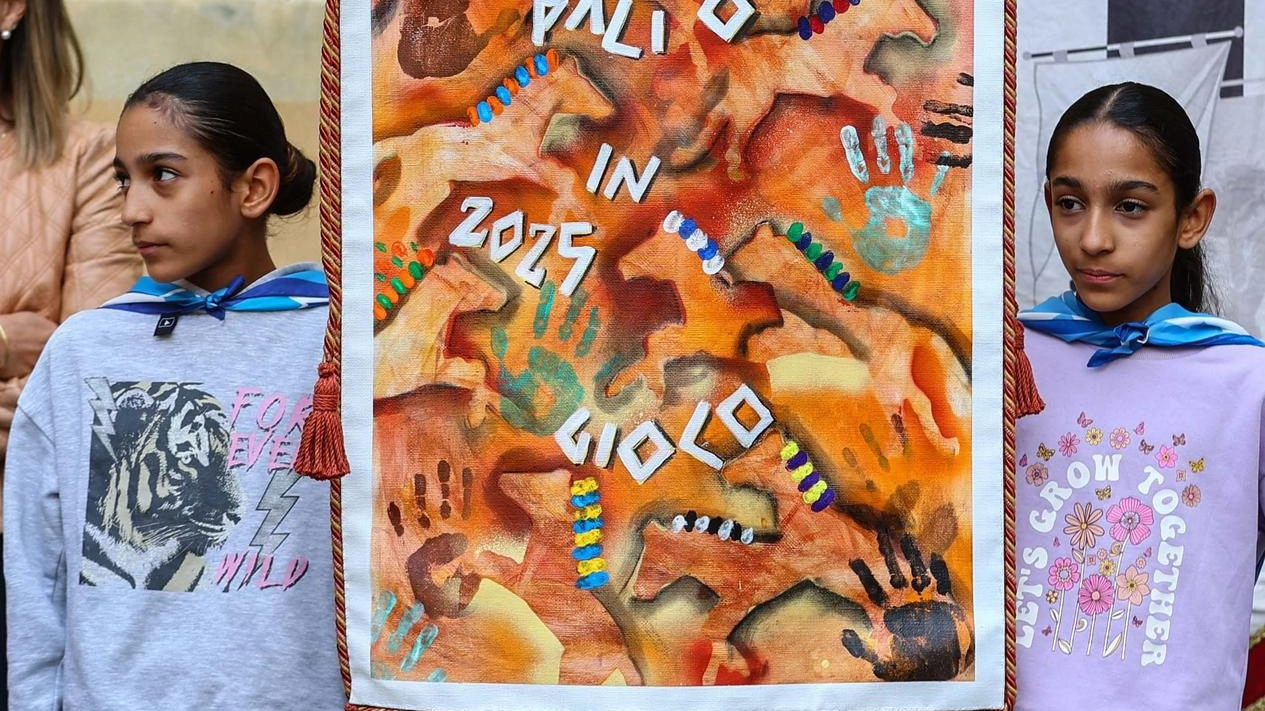 Come da tradizione, il Cencio sarà presentato al pubblico martedì 13 nella cornice di piazza Vittorio Veneto. "Un Cencio che... Come da tradizione, il Cencio sarà presentato al pubblico martedì 13 nella cornice di piazza Vittorio Veneto. "Un Cencio che...