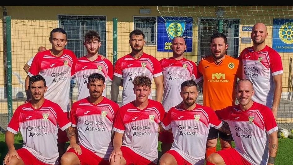 Subito in gol con Iardella i marmiferi sono stati ripresi da un rigore di Fantini e superati nella ripresa da Campo e Lembo. Subito in gol con Iardella i marmiferi sono stati ripresi da un rigore di Fantini e superati nella ripresa da Campo e Lembo.