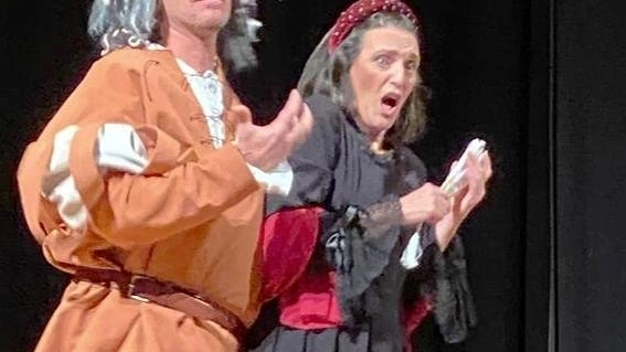 La compagnia Ridi pagliaccio porta in scena le protagoniste femminili di Shakespeare con Giacomo Moscato e Laura Sbrana Adorni. La compagnia Ridi pagliaccio porta in scena le protagoniste femminili di Shakespeare con Giacomo Moscato e Laura Sbrana Adorni.