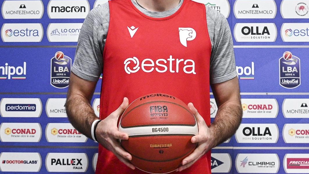 Andrew Smith ha passaporto lettone Elisa Maestripieri-Pistoia Basket 2000) Andrew Smith ha passaporto lettone Elisa Maestripieri-Pistoia Basket 2000)